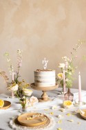 Bougie d'anniversaire Numéro '7', Blanche avec Pétales de Fleurs, 8 cm