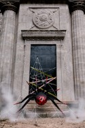 Ballon aluminium sur pied Araignée XXL, 275x152 cm, noir et rouge