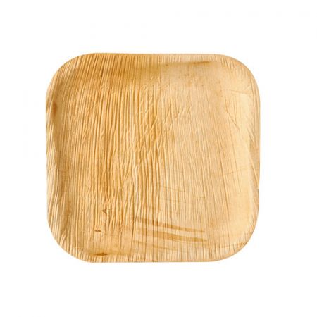 6 assiettes carrées...