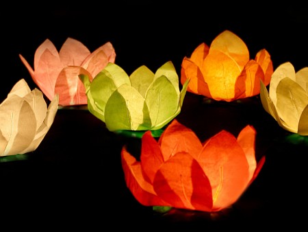Lanternes flottantes,...