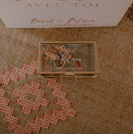 Boîte à alliances en verre...