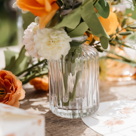 Vase en verre strié...